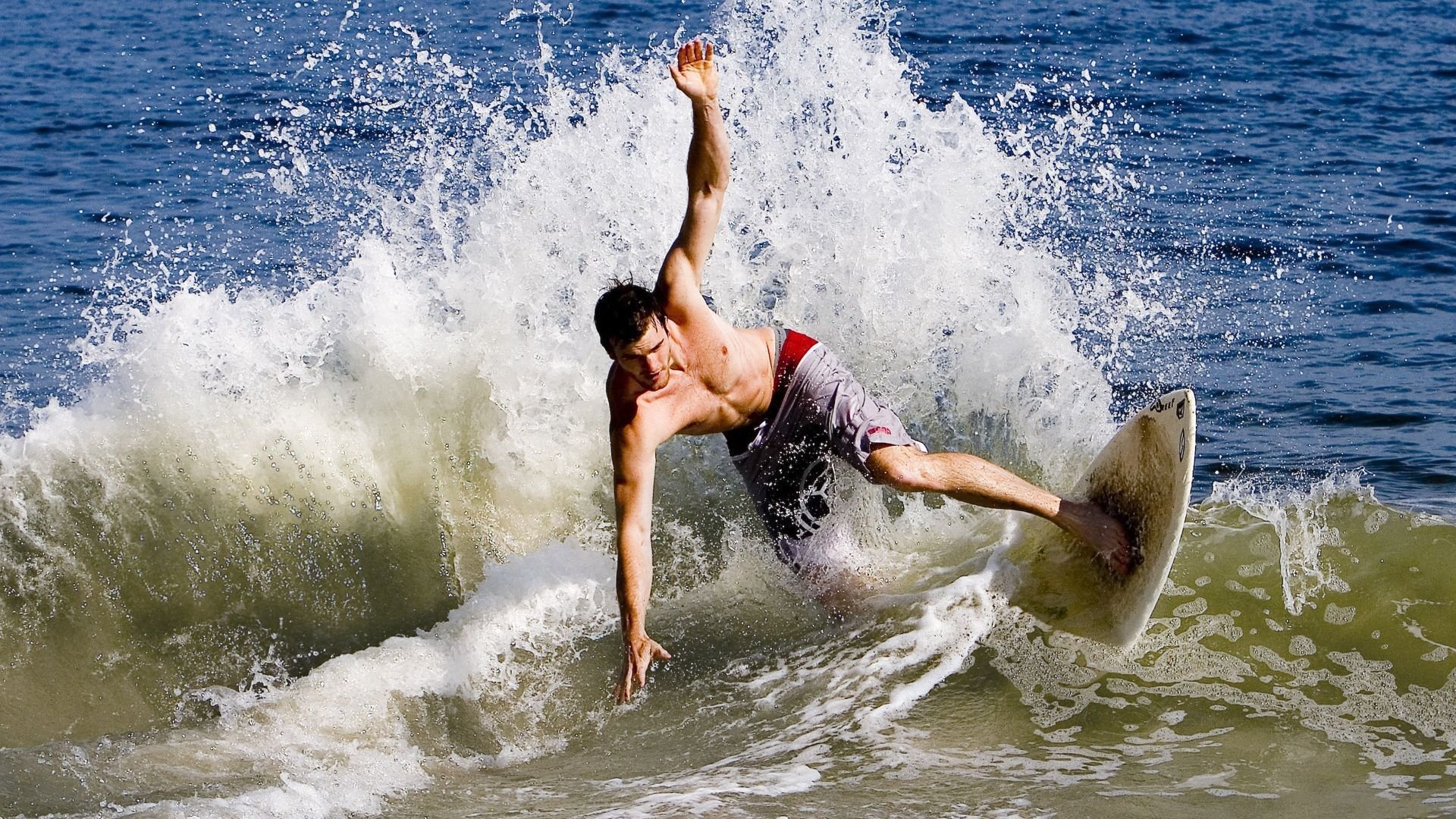 国际赛事背后的合作与竞争关系，国际赛事背后的合作与竞争关系有哪些